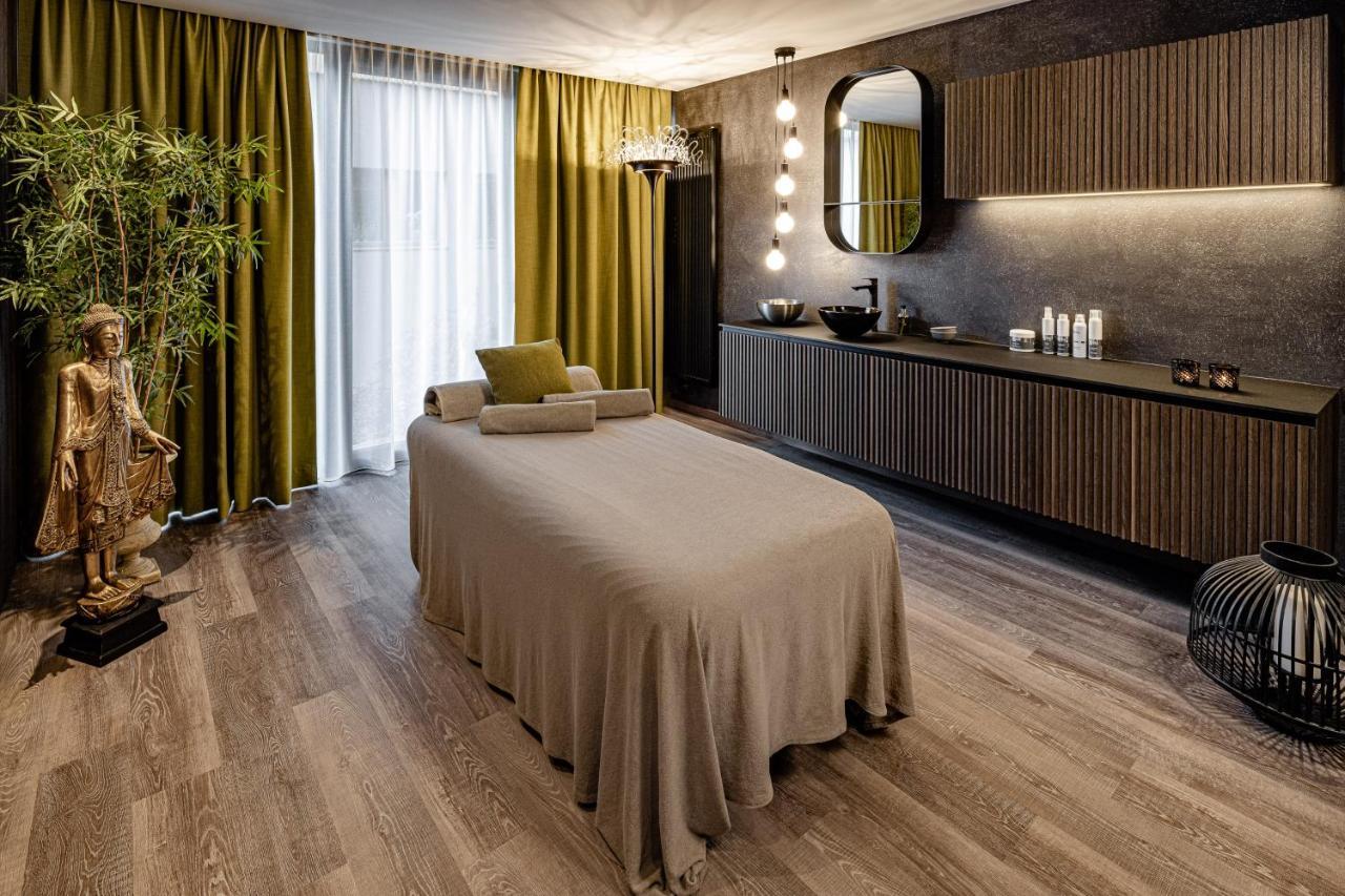 Alpine Luxury Spa Resort Schwarzenstein Lutago Exterior photo
