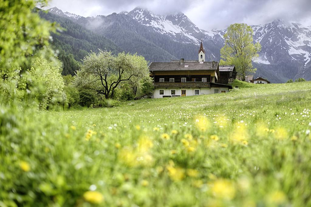 Alpine Luxury Spa Resort Schwarzenstein Lutago Exterior photo